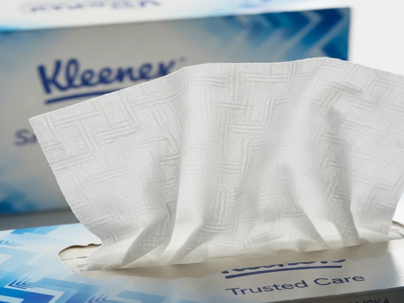 Kleenex Trusted Care Facial Tissues image 3